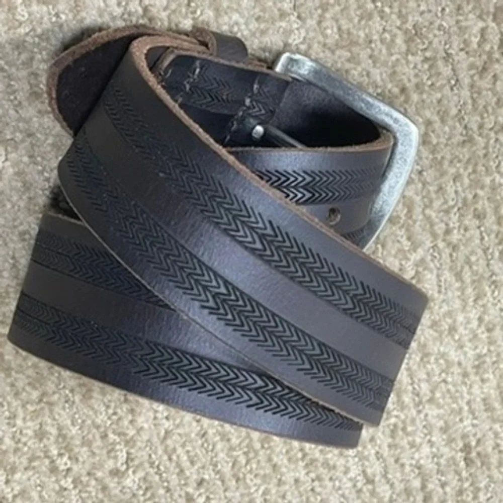Lucky Brand Leather Belt Mens 40 Brown Rustic Embossed Western 48in‎